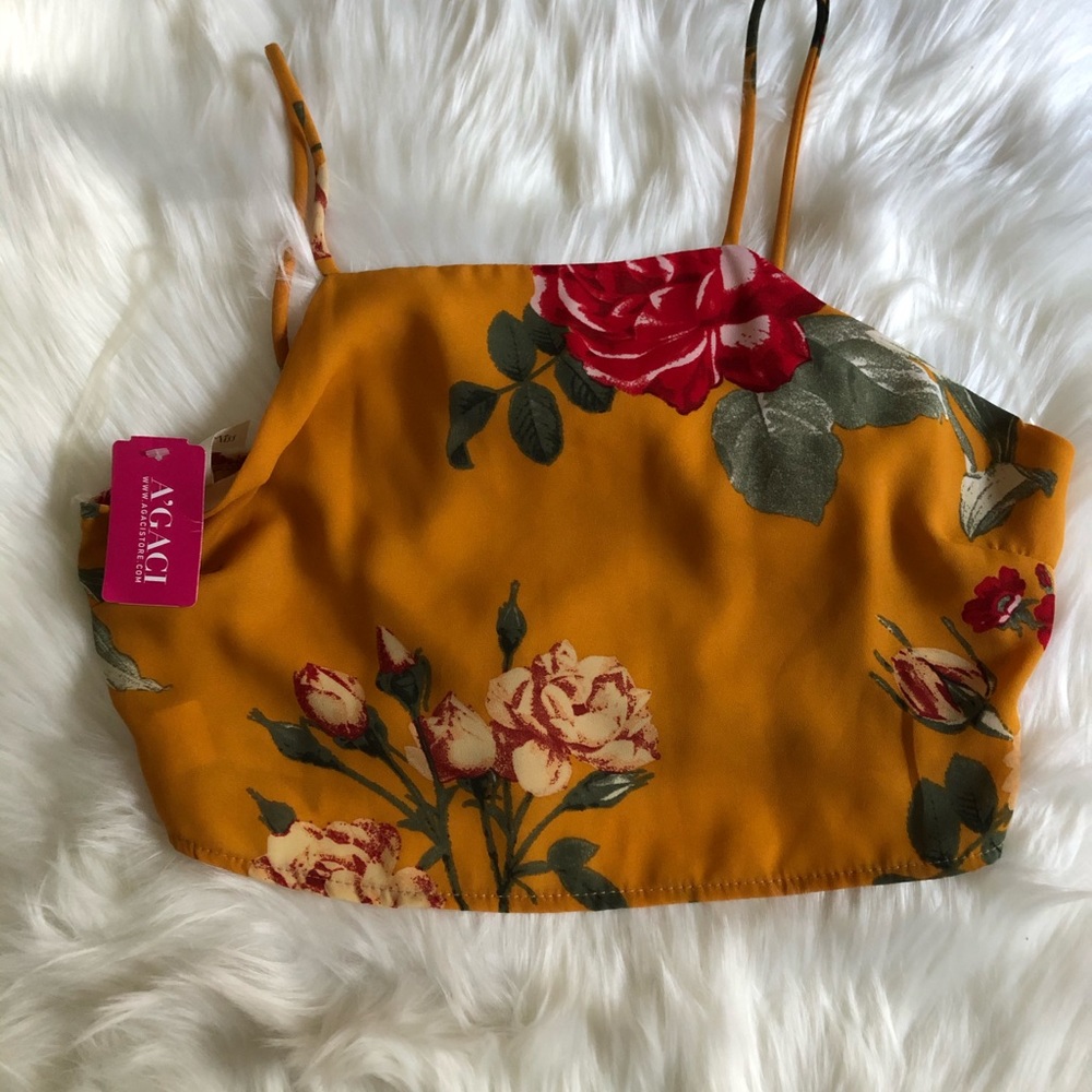 Agaci, yellow crop top